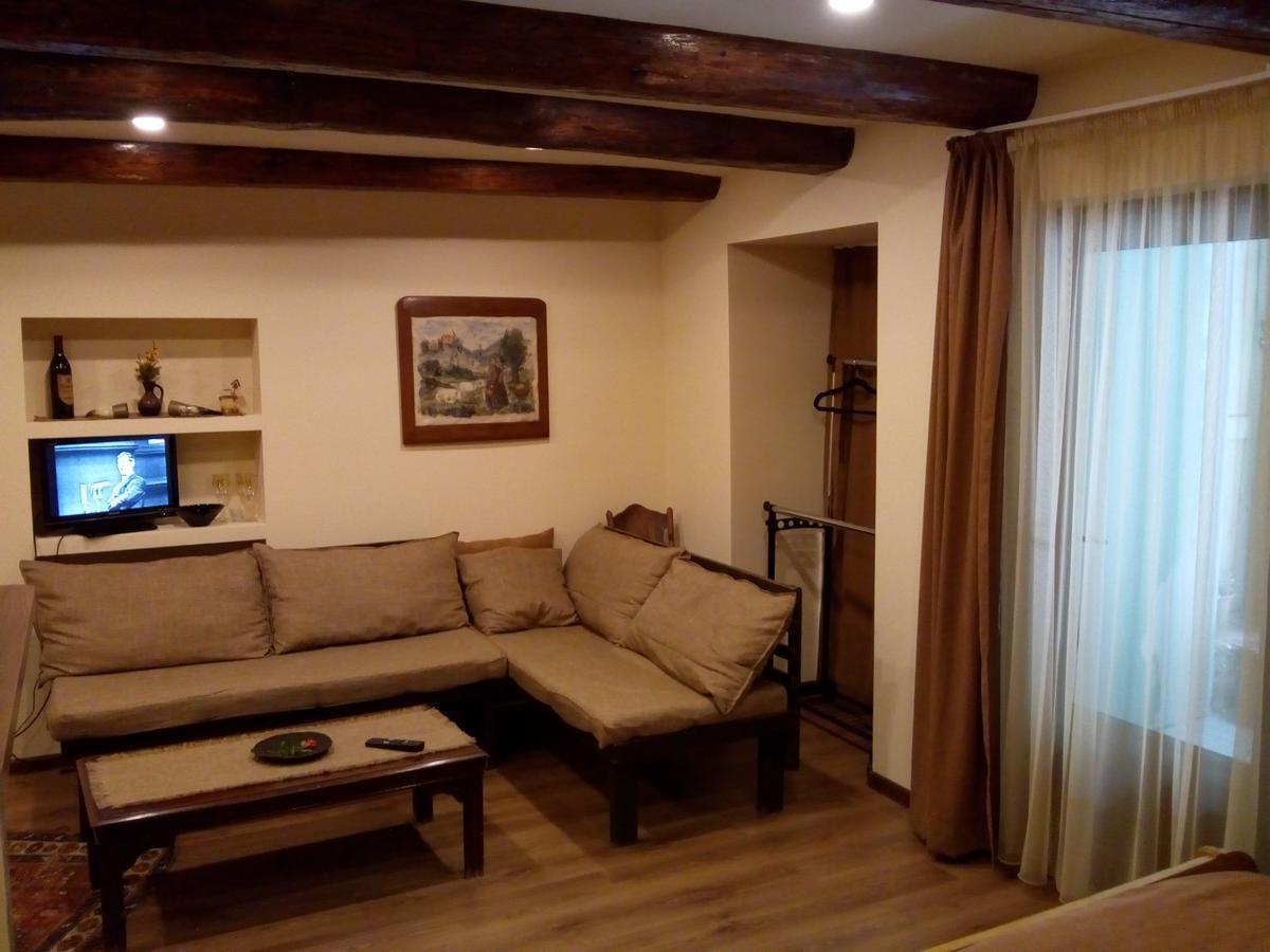 Low Budget Room With King Size Bed Tbilisi Luaran gambar