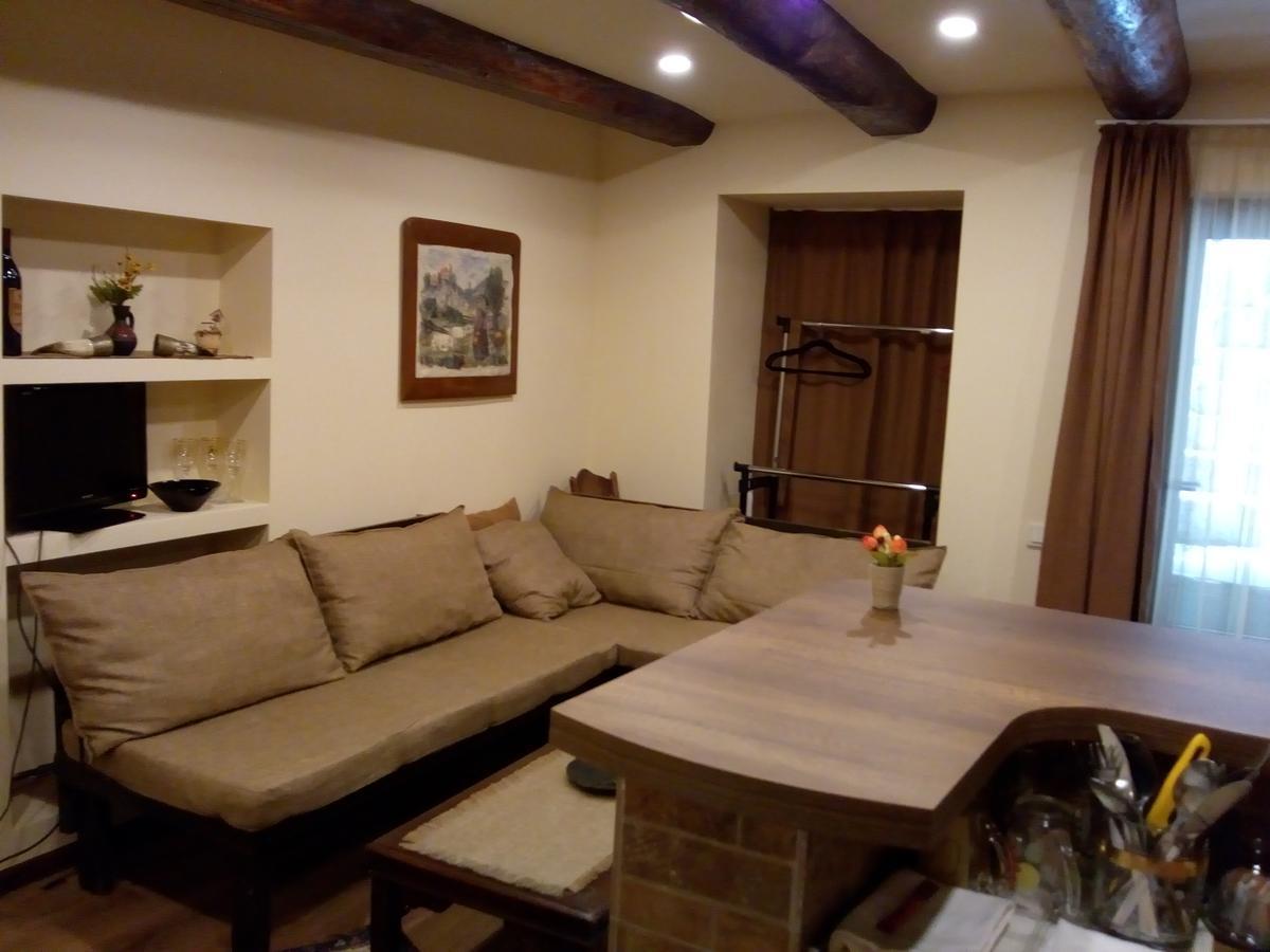 Low Budget Room With King Size Bed Tbilisi Luaran gambar