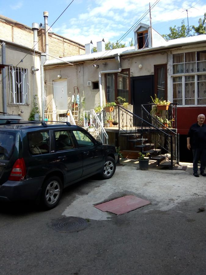 Low Budget Room With King Size Bed Tbilisi Luaran gambar