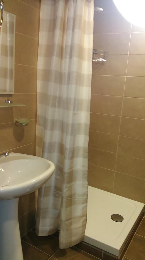 Low Budget Room With King Size Bed Tbilisi Luaran gambar
