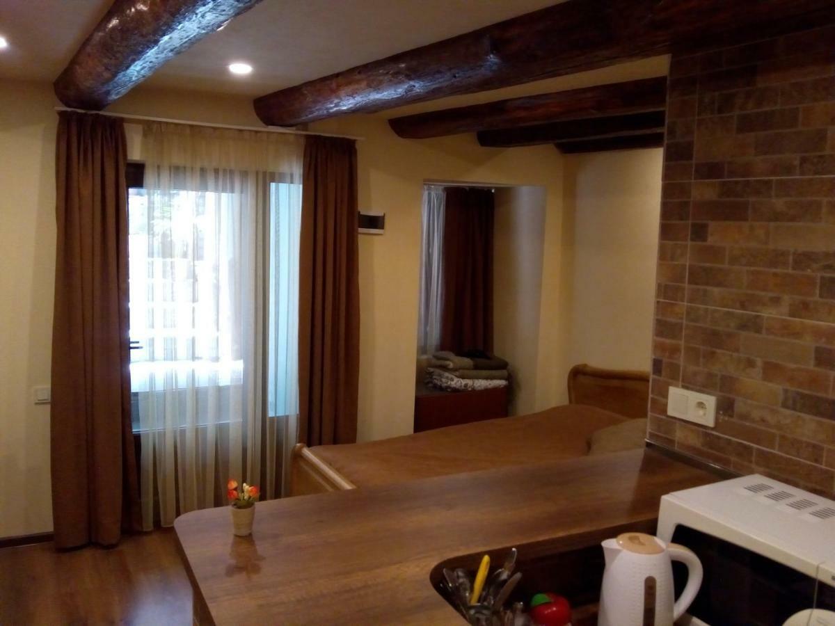 Low Budget Room With King Size Bed Tbilisi Luaran gambar